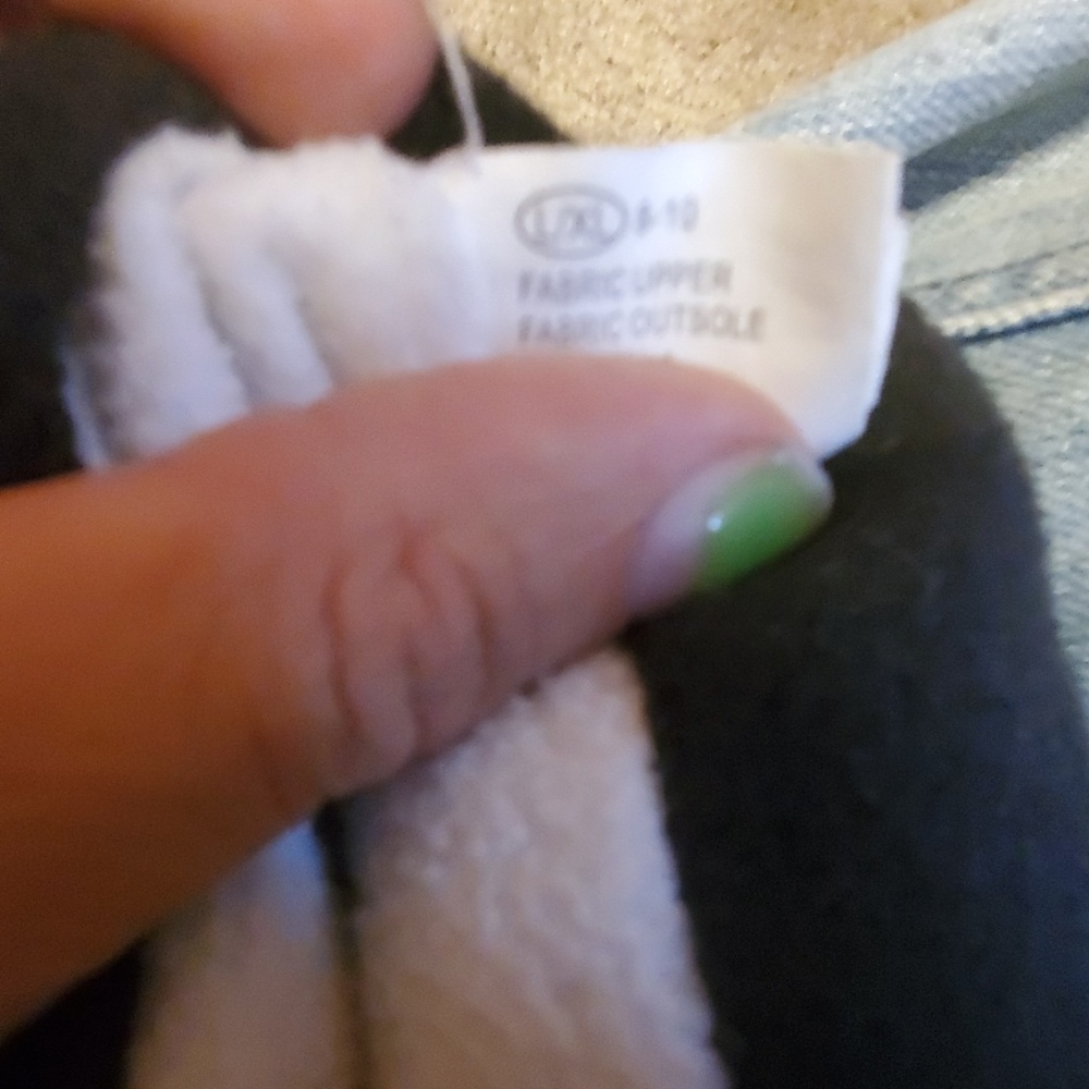 Slippers - Picture 2 of 2